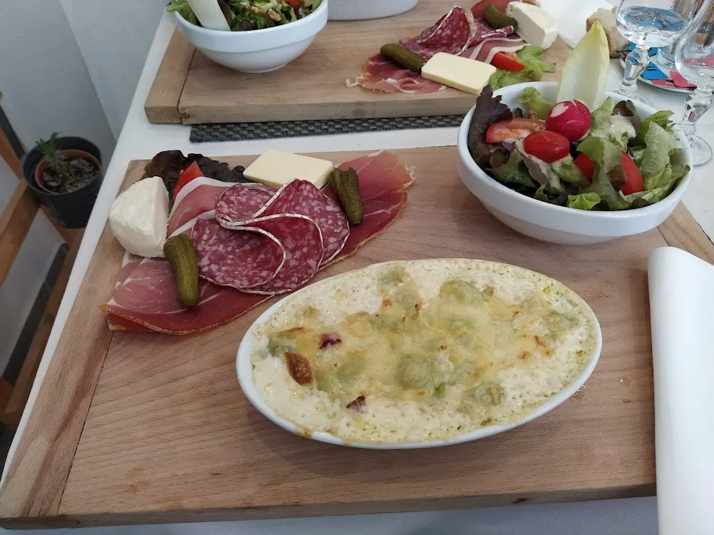 Assiette Montagnarde Et Ravioles